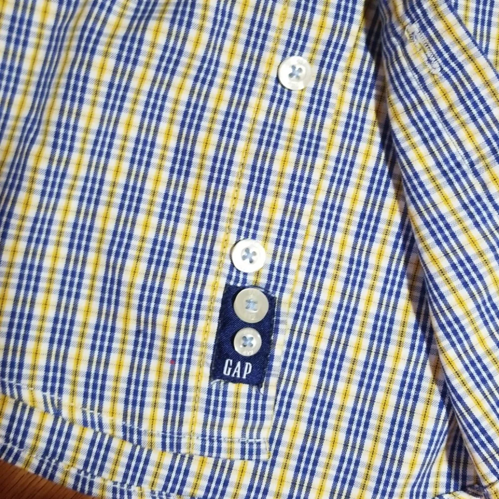 Baby gap button up shirt‎  size 2